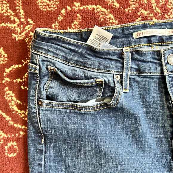 Levi’s 721 high rise skinny jeans- size 30 - new or like new - Picture 3 of 8